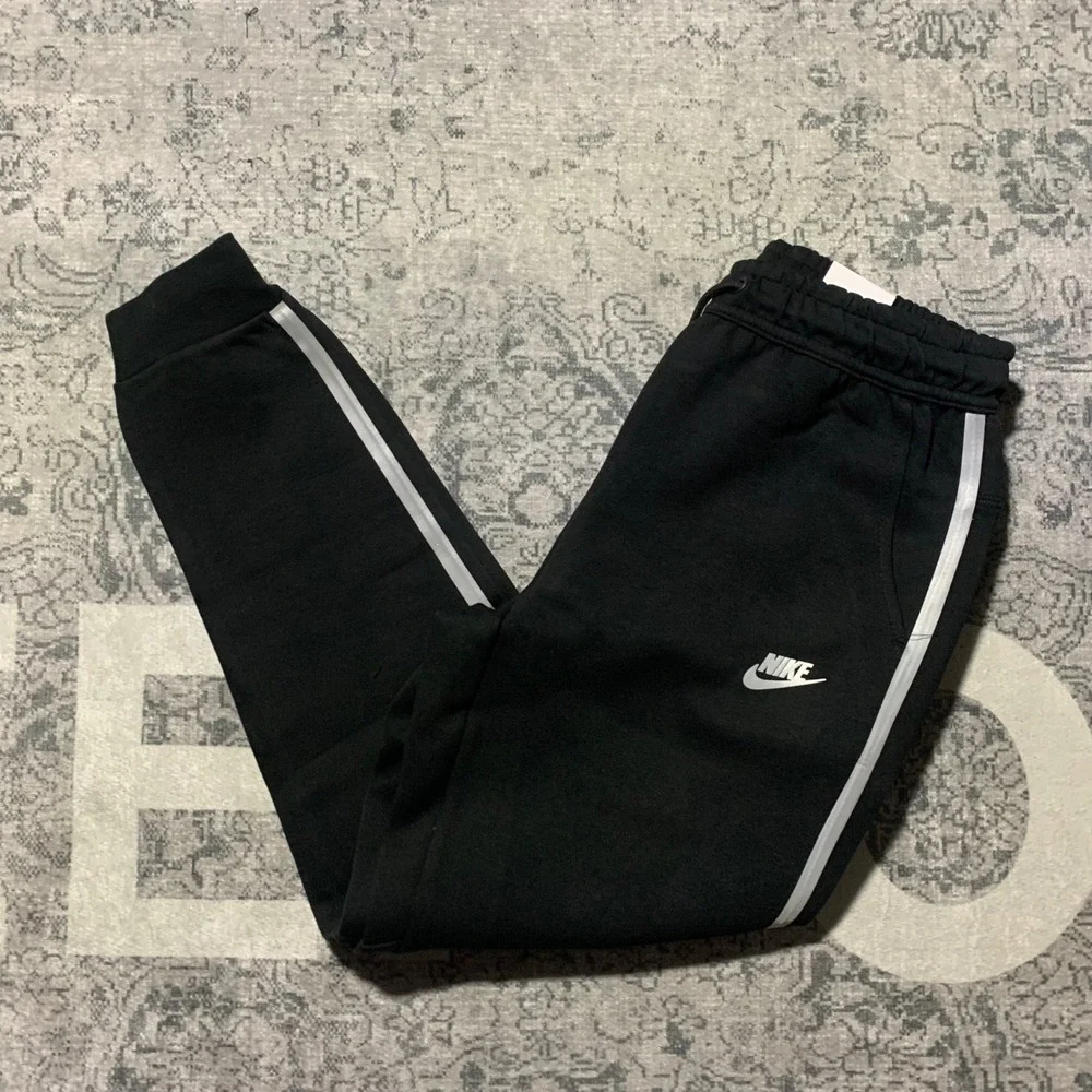 Nike Mens Sportswear Joggers‎ Size M Black Fleece Reflective Stripe FZ0762-010
